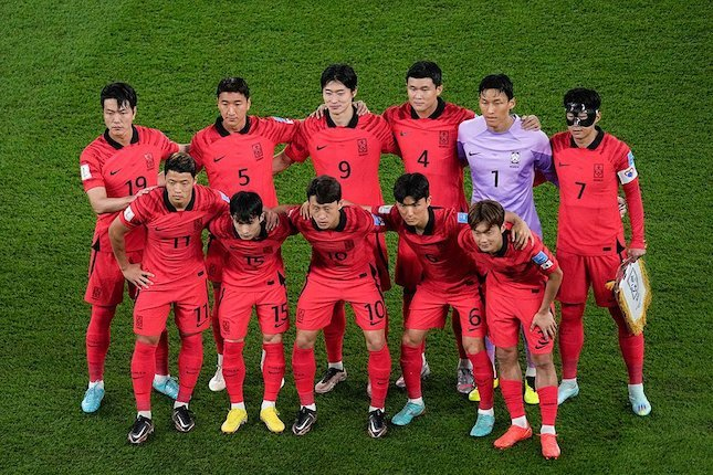 Starting XI Korea Selatan saat melawan Brasil di 16 besar Piala Dunia 2022, Selasa (6/12/22) dini hari WIB. (c) AP Photo/Darko Bandic
